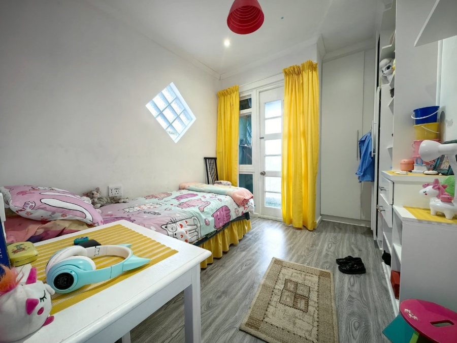 4 Bedroom Property for Sale in Lavender Hill Western Cape